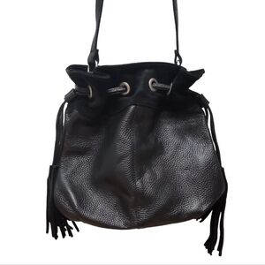 AMERICAN EAGLE OUTFITTERS | Black Pebbled Leather Crossbody Bag with Tassels